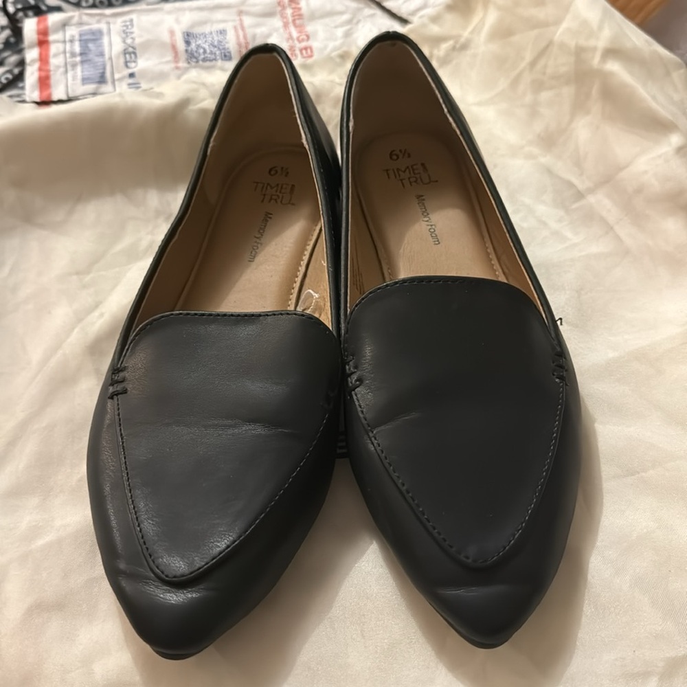 black flat